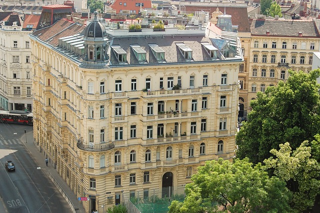 budova ve Vídni.jpg